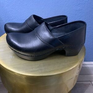 Professional Black Leather Clogs